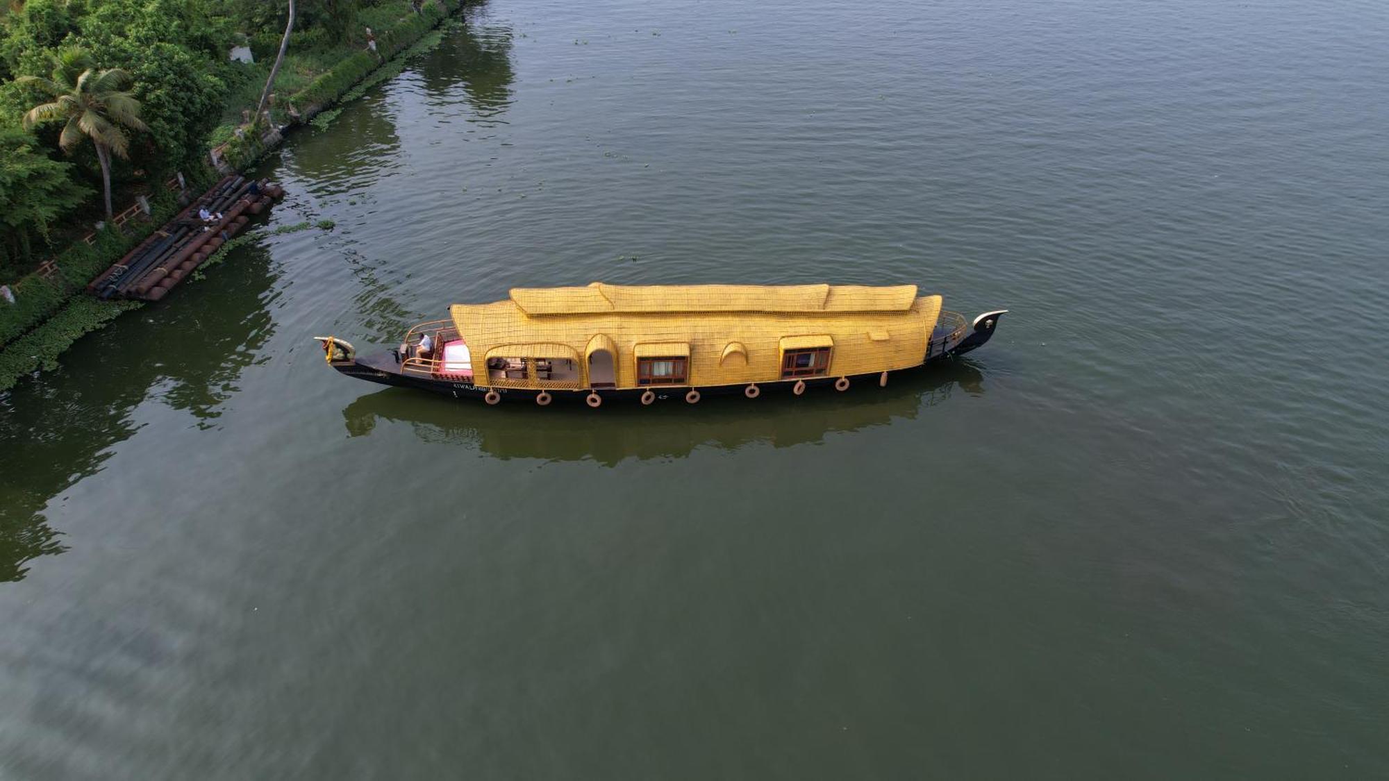 Hotel Thara'S Houseboat Alappuzha Esterno foto