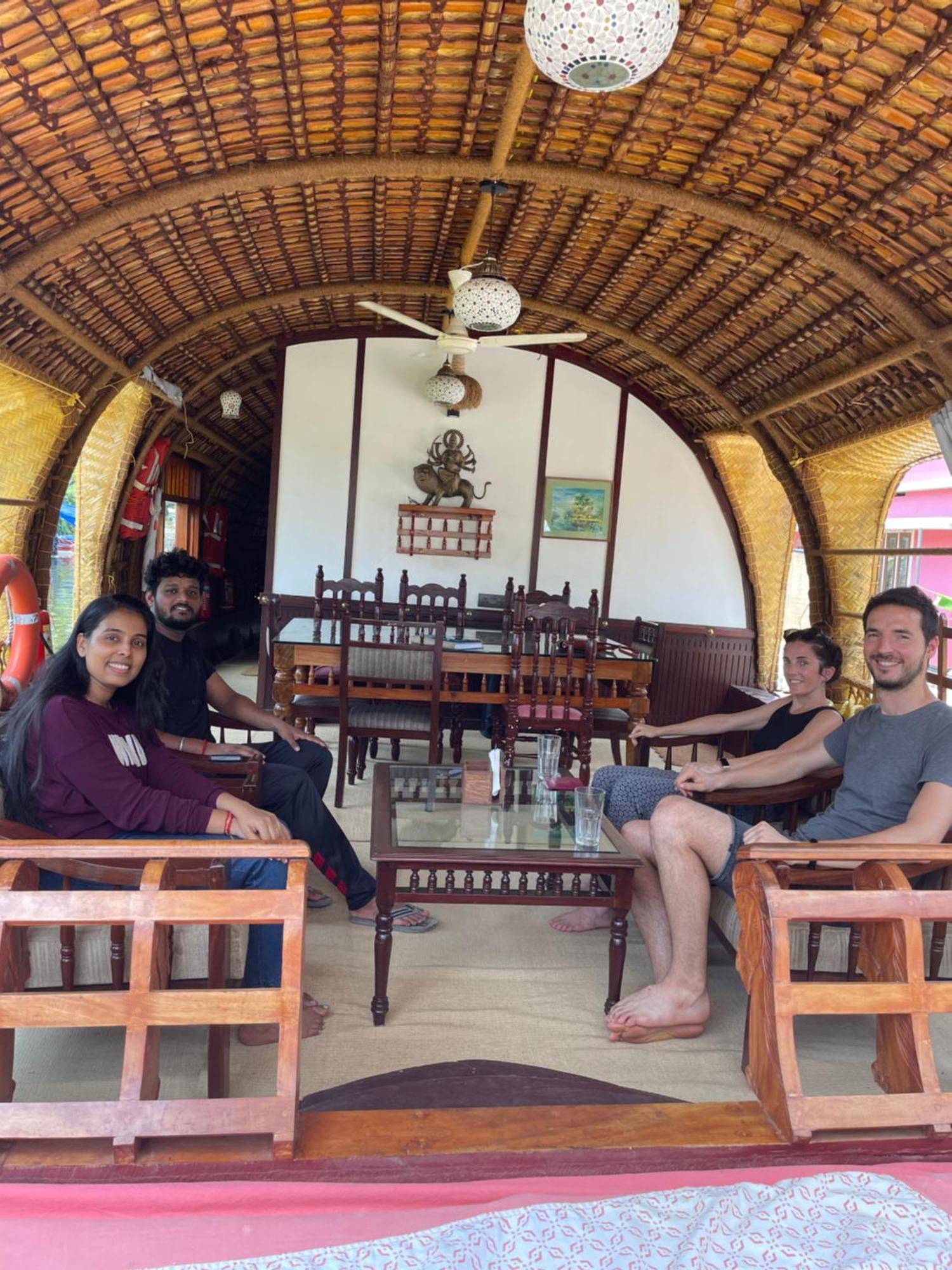 Hotel Thara'S Houseboat Alappuzha Esterno foto